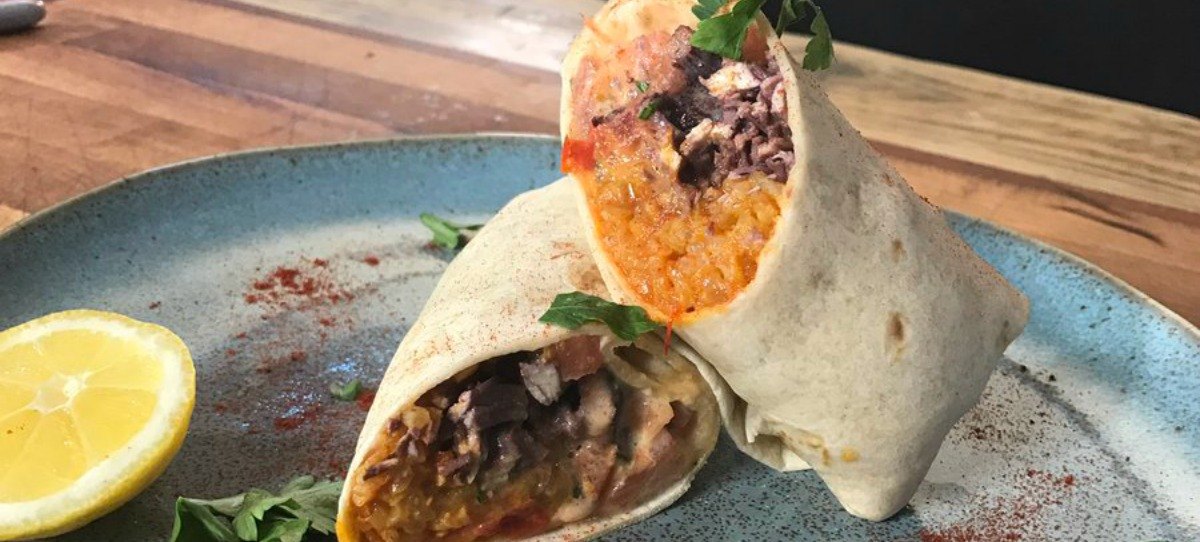 La 'paella burrito' levanta la polémica en Twitter