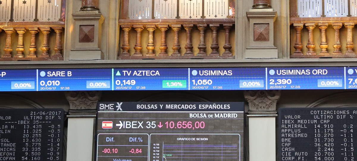 El IBEX 35 pierde el 10.700 lastrado por Repsol y la banca