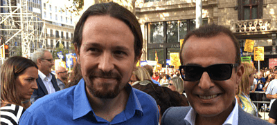 Iglesias se fotografía con el embajador de Catar, país al que acusa de financiar al EI