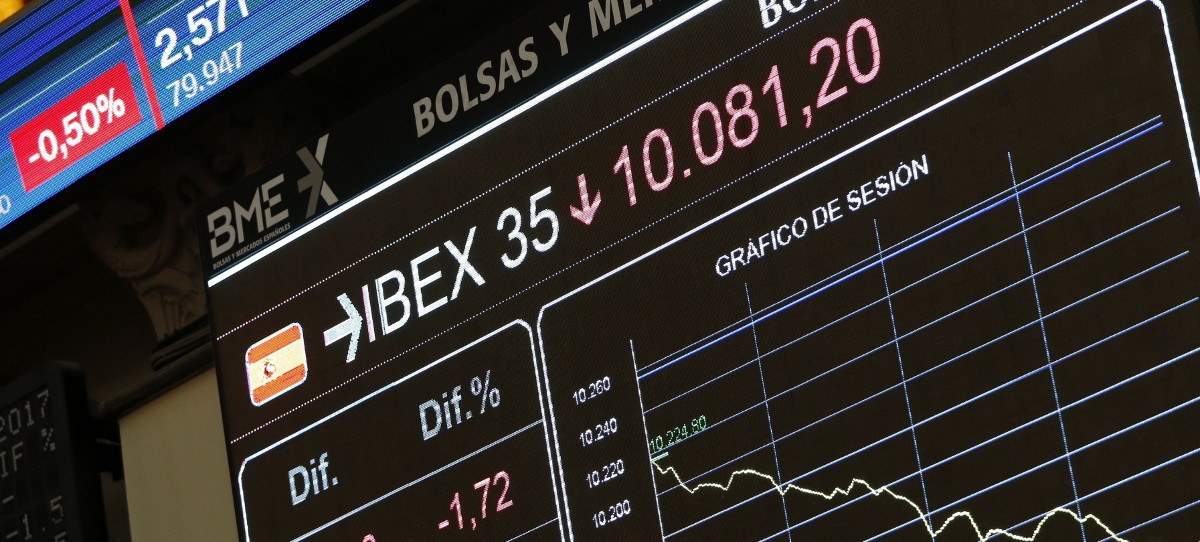 El IBEX 35 pierde el 10.100 con BBVA y Santander en rojo