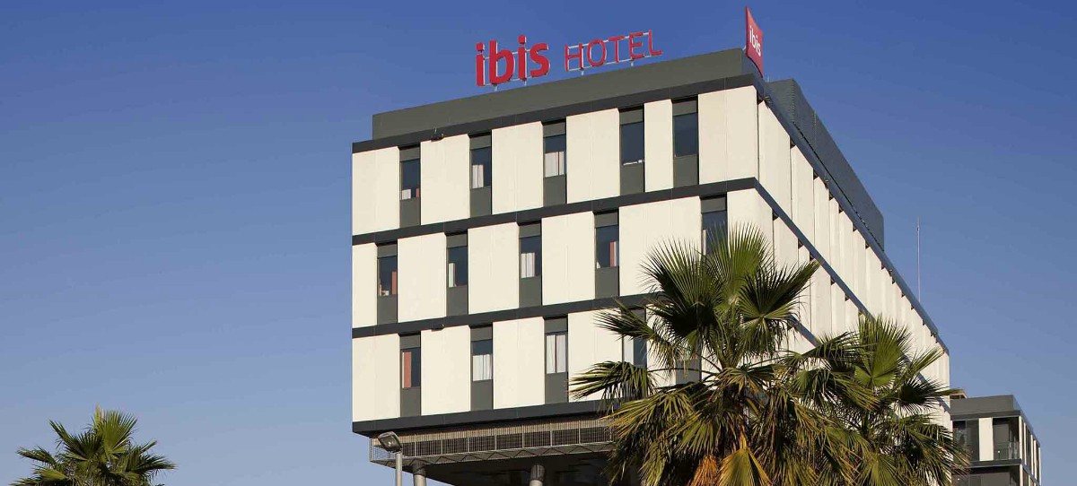 Ibis, del Grupo Accor, no aloja a Policías en su hotel de Mataró