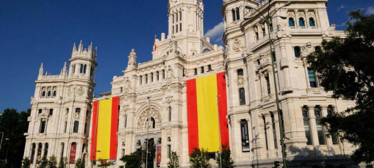 La izquierda radical se niega a colgar la bandera de España en Retiro