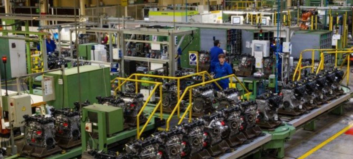 La planta de Ford de Almussafes recuperará el segundo turno en motores en abril de 2018