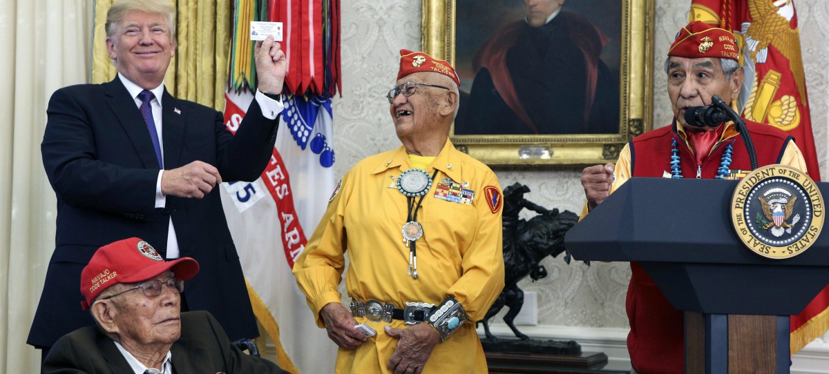Trump llama ‘Pocahontas’ a una senadora de origen indígena y las redes le aplauden