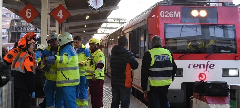 Dos heridos graves, 11 moderados y 26 leves en el accidente de tren en Madrid