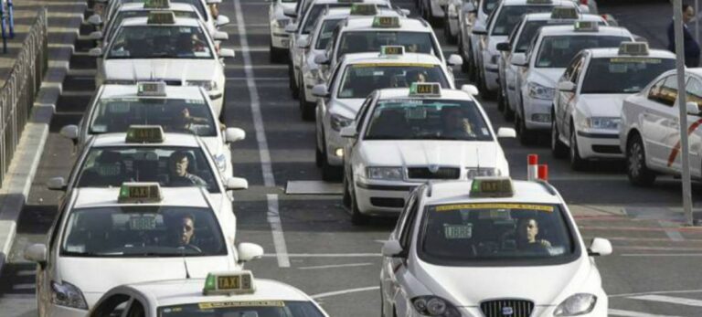 Taxis en huelga