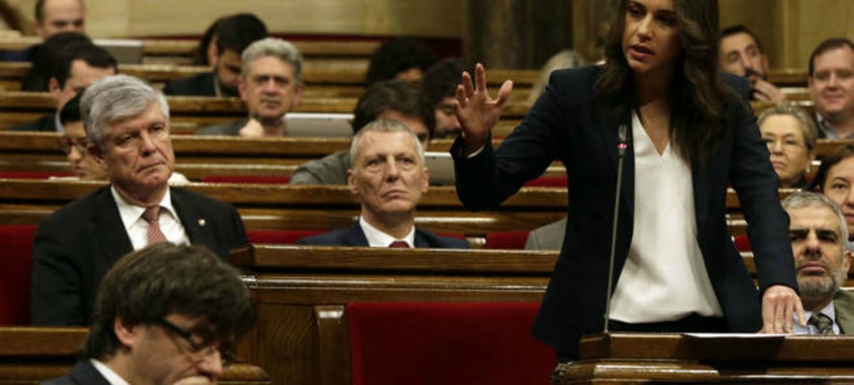 Arrimadas: "Puigdemont se cree que gobernar es como jugar a la Play"
