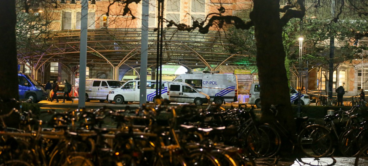 Policías belgas disparan contra un hombre armado con un cuchillo que gritaba 'Alá es grande'