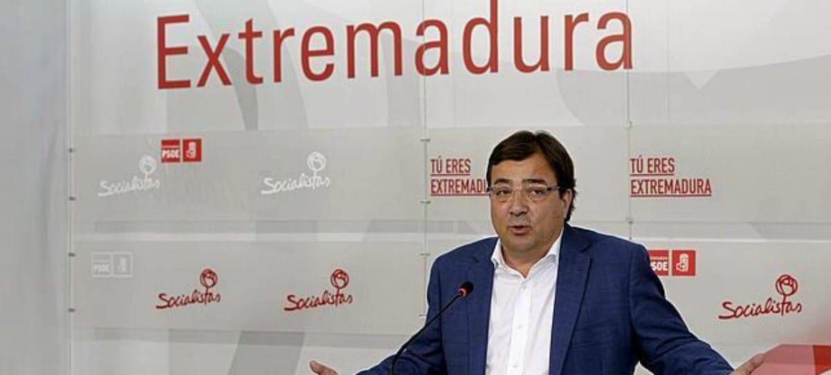 Fernández Vara, el barón socialista extremeño, pide explicaciones a Sánchez por el alza del paro tras la subida del SMI