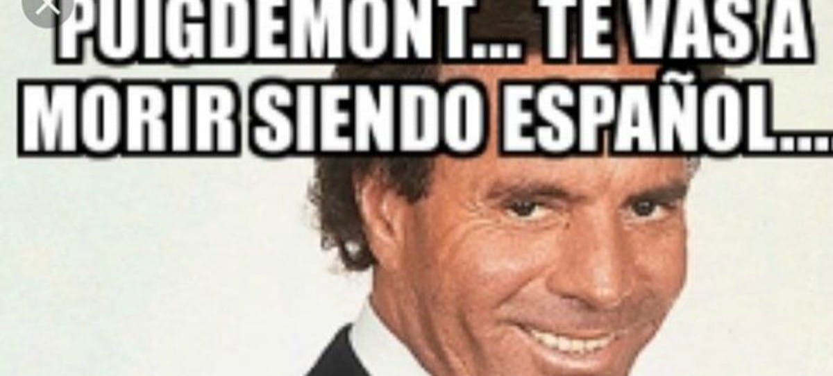 Puigdemont jura la Constirución y la red se llena de memes