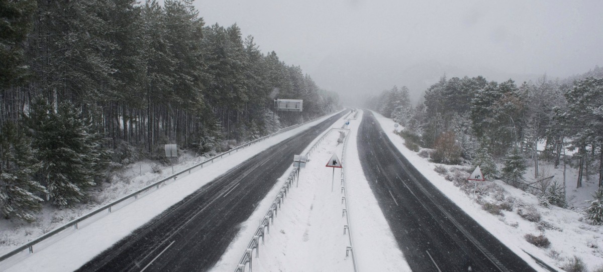 La DGT pide a los conductores que se informen del estado de las carreteras por las nevadas