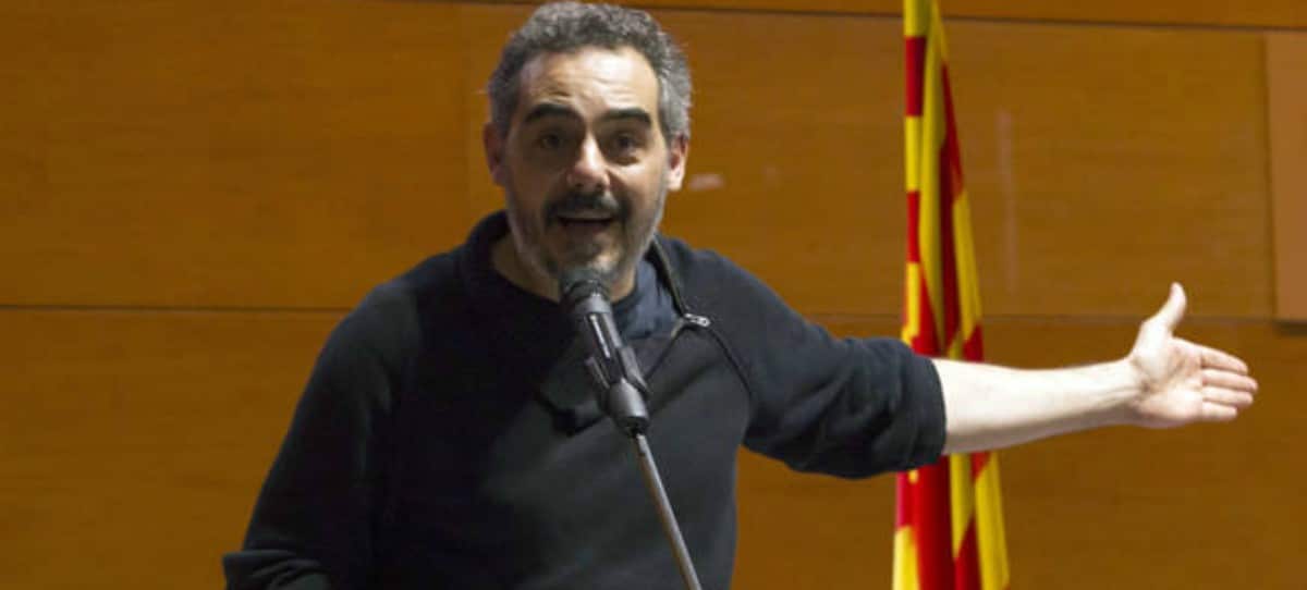 Un diputado de Podemos relaciona a asesinos con niños que juegan a superhéroes