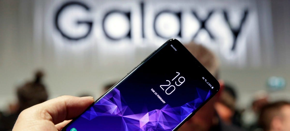 Samsung presenta el Galaxy S9 y Huawei un portátil ultrafino
