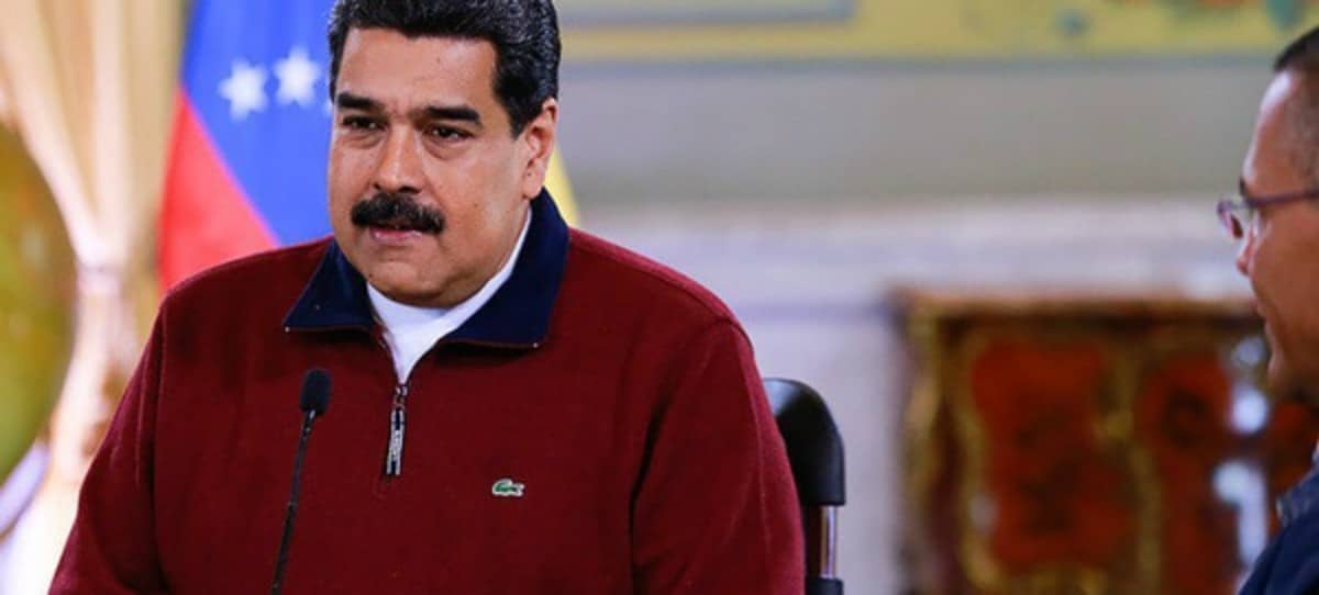 Mientras Venezuela sufre hambre, Maduro viste un abrigo que cuesta 147 salarios mínimos