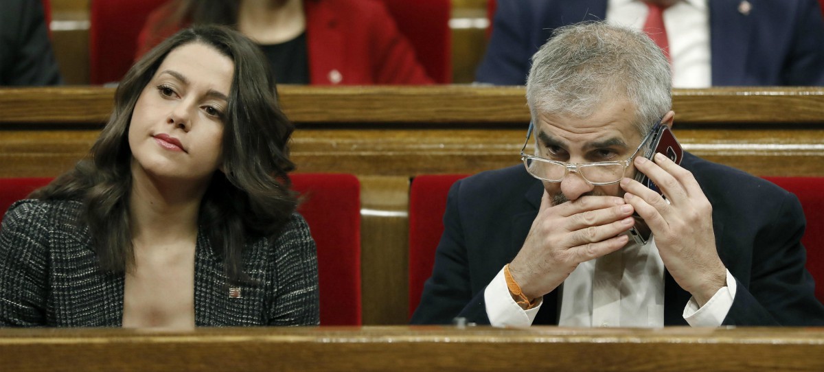 Arrimadas, a los diputados independentistas: «Se les debería caer la cara de la vergüenza»