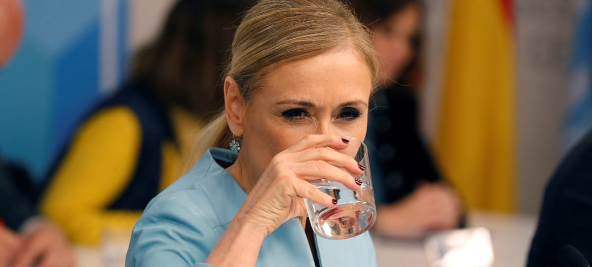 Cifuentes anuncia una querella criminal contra Escolar por publicar «falsedades»