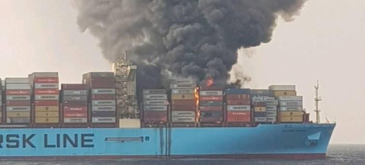 Empresas españolas, afectadas por el grave incendio del Maersk Honam