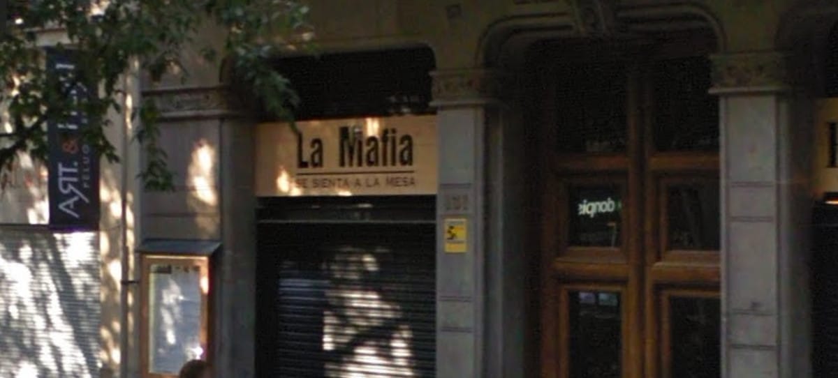 La Mafia Se Sienta A La Mesa Vic