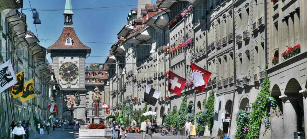 La plaza de la estación central de la ciudad suiza de Berna, evacuada por una alerta de bomba