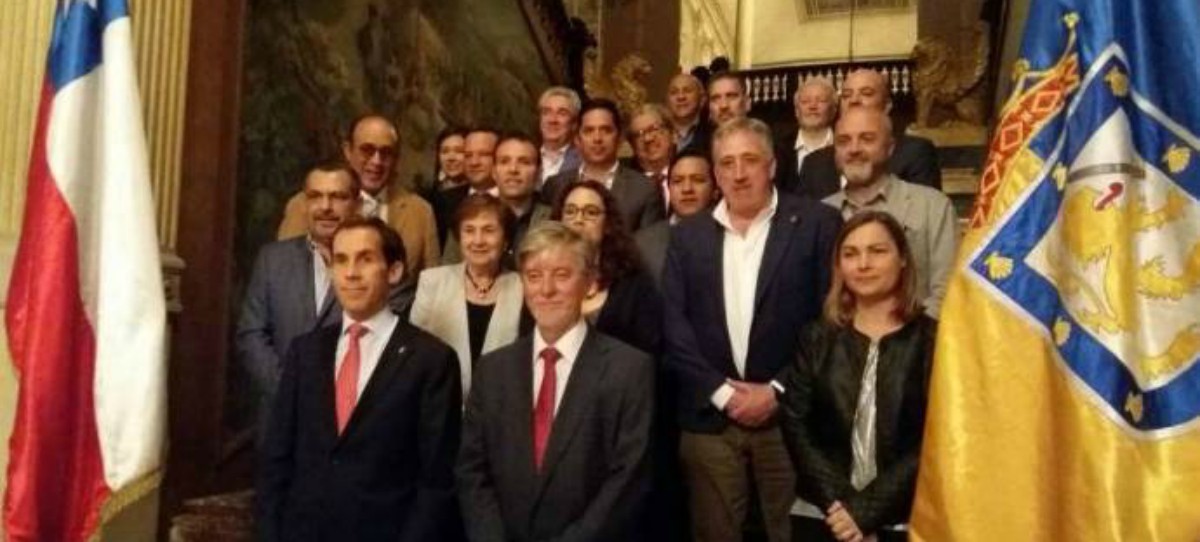 El alcalde podemita de Zaragoza, se queda en Chile en plena riada del Ebro