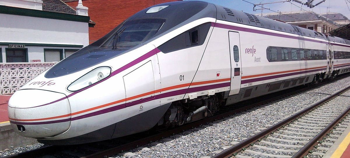 Renfe suprime este viernes 154 trenes por la huelga de los interventores