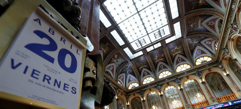 El Ibex 35 se rinde en los 9.900 puntos