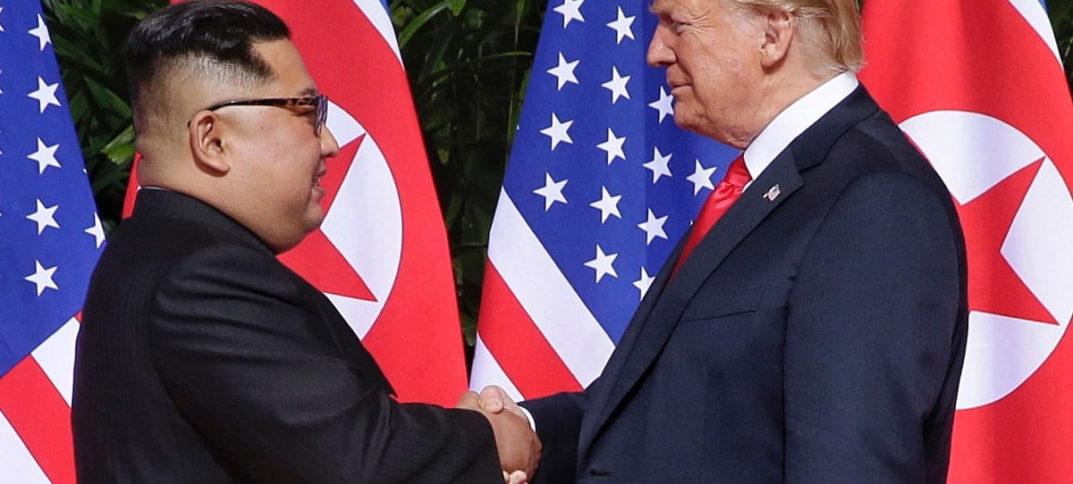 Histórico apretón de manos entre Donald Trump y Kim Jong-Un