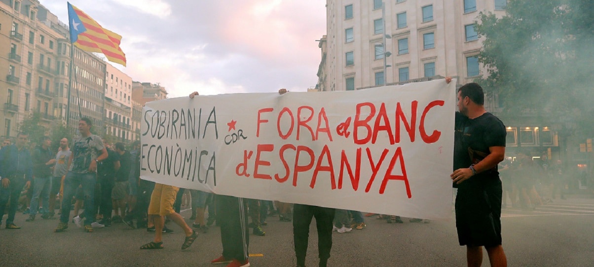 Torra alienta la violencia en las calles de Cataluña tras un año de éxodo empresarial