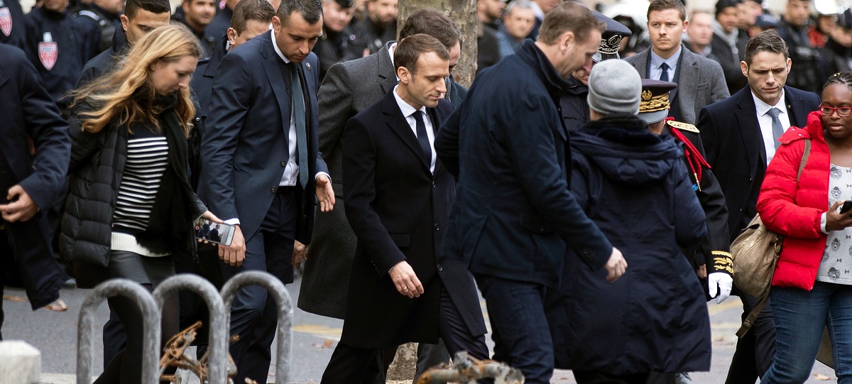 Macron claudica en la subida del carburante pero no logra acallar la protesta