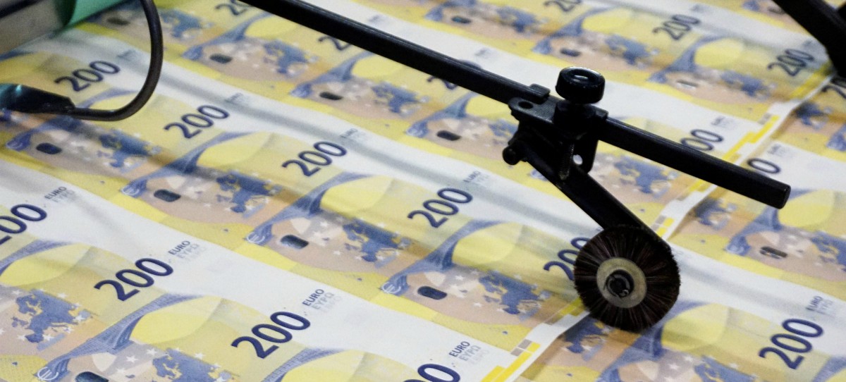 El euro cae y se cambia alrededor del 1,1450 dólares