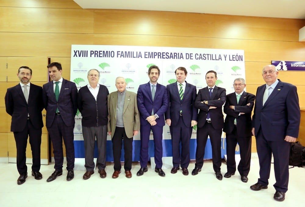 Industrias Maxi y el periodista Eduardo Álvarez, premios Familia Empresaria