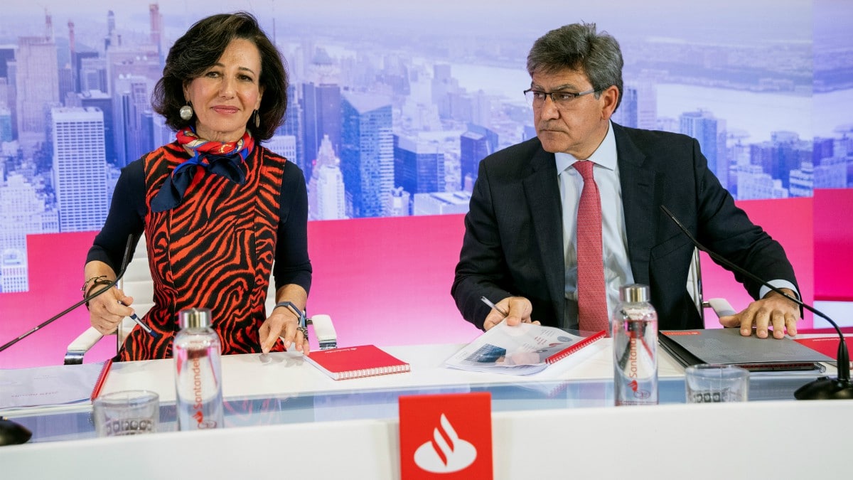 Ana Botín: ‘No creo que seamos un sector que se merezca impuestos específicos en este momento’