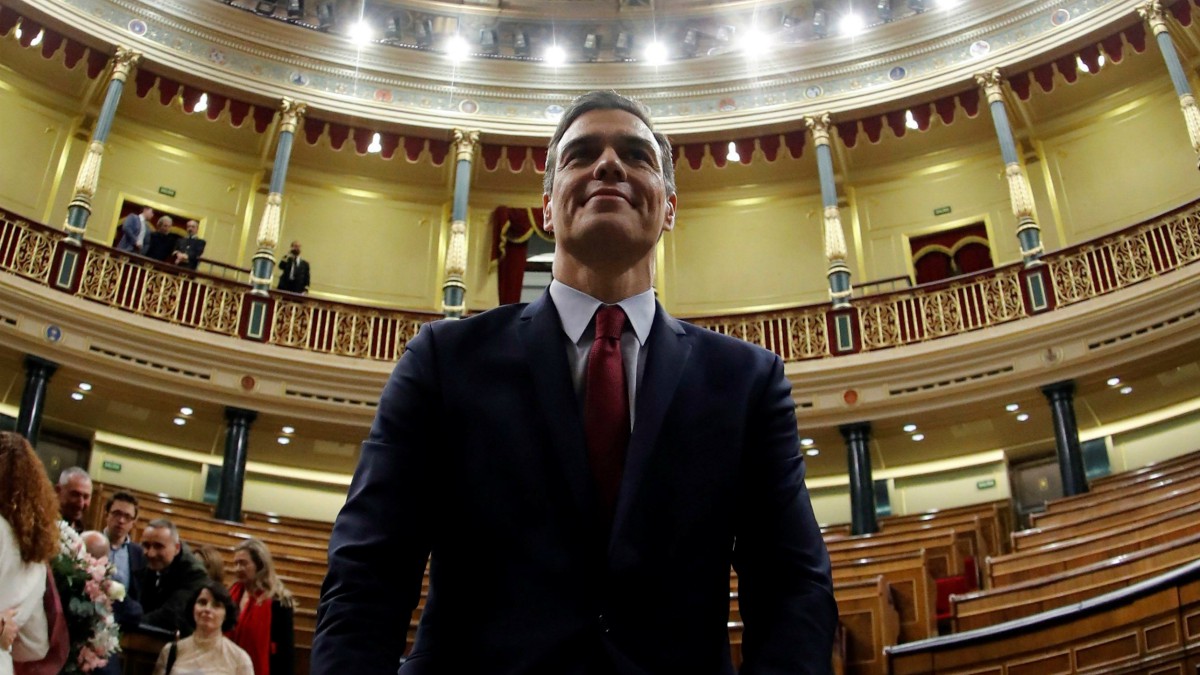 Sánchez se salta por real decreto el empleo de funcionario en 23 direcciones generales