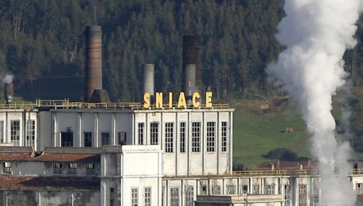 Trabajadores de Sniace: ‘Estamos sorprendidos porque la empresa haya pedido su liquidación’