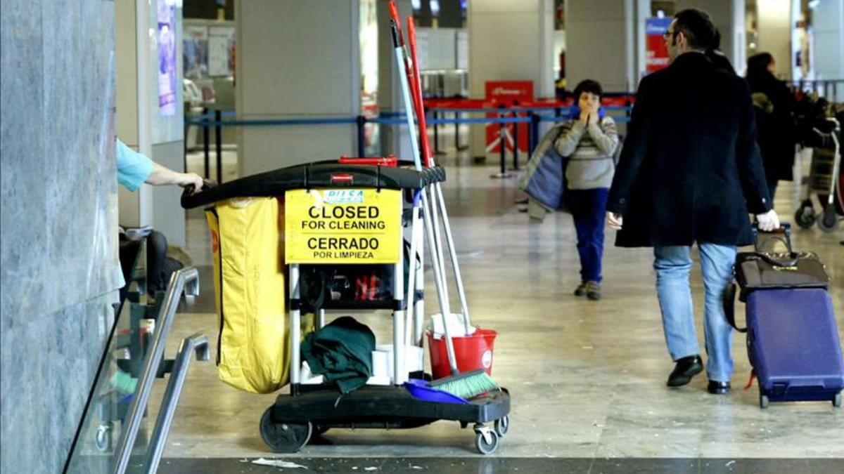 El sector limpieza del aeropuerto de Barajas se suma a la alta conflictividad laboral en España