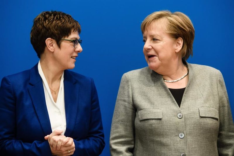 Líder de la CDU de Merkel no la sucederá por la crisis de Turingia
