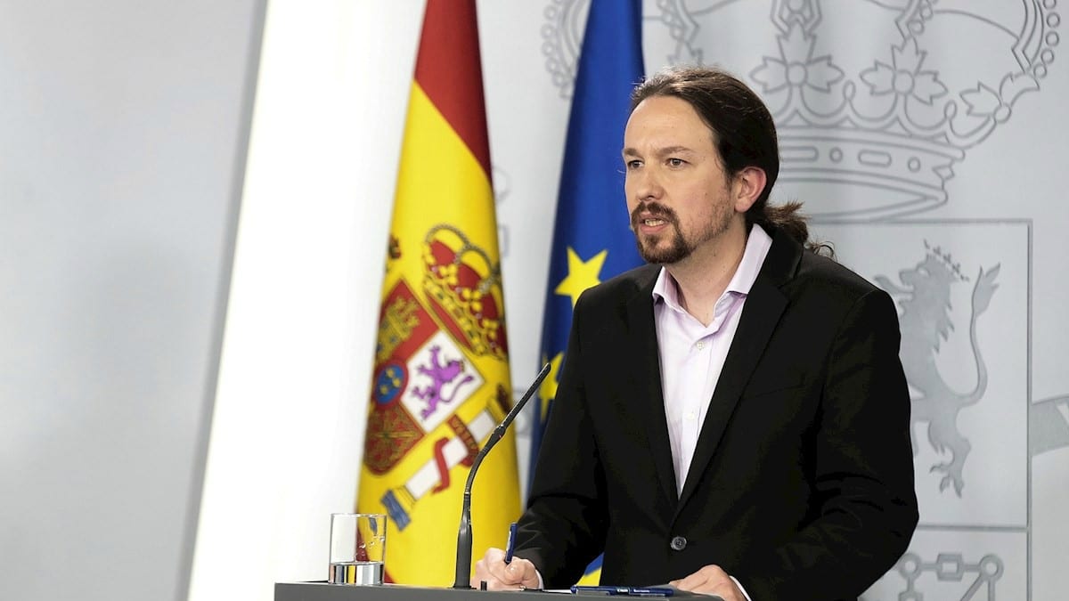 Iglesias cita a Escrivá por la prensa para informar de la renta mínima