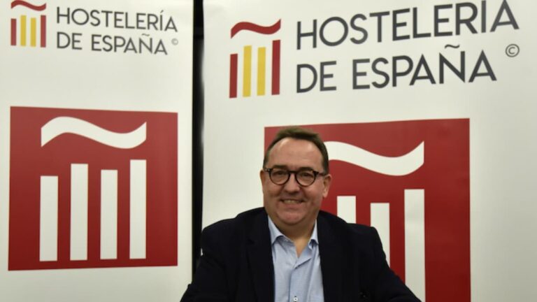 El presidente de la patronal de hostelería, José Luis Yzuel