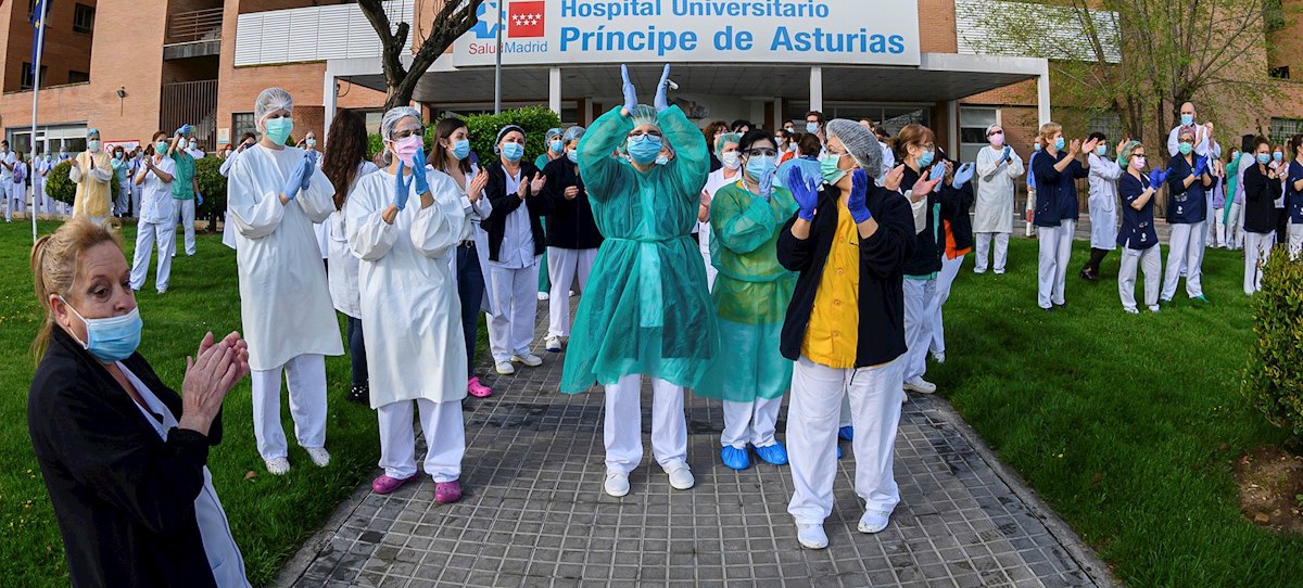 El sindicato de enfermería pide a la OMS que retire a Sánchez la felicitación de la que presume