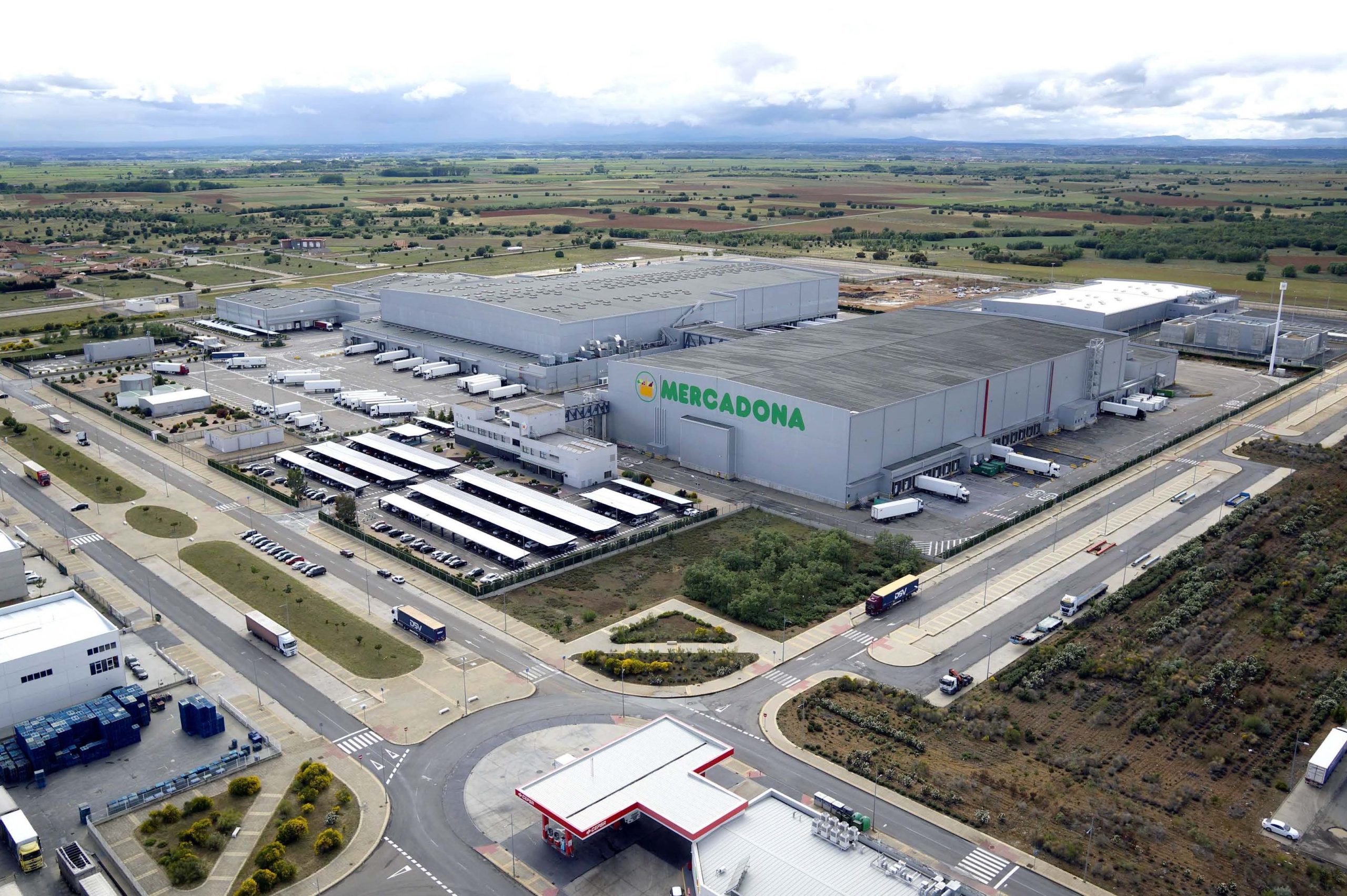 Mercadona invierte 11 millones en ampliar el centro logístico de Villadangos del Páramo (León)