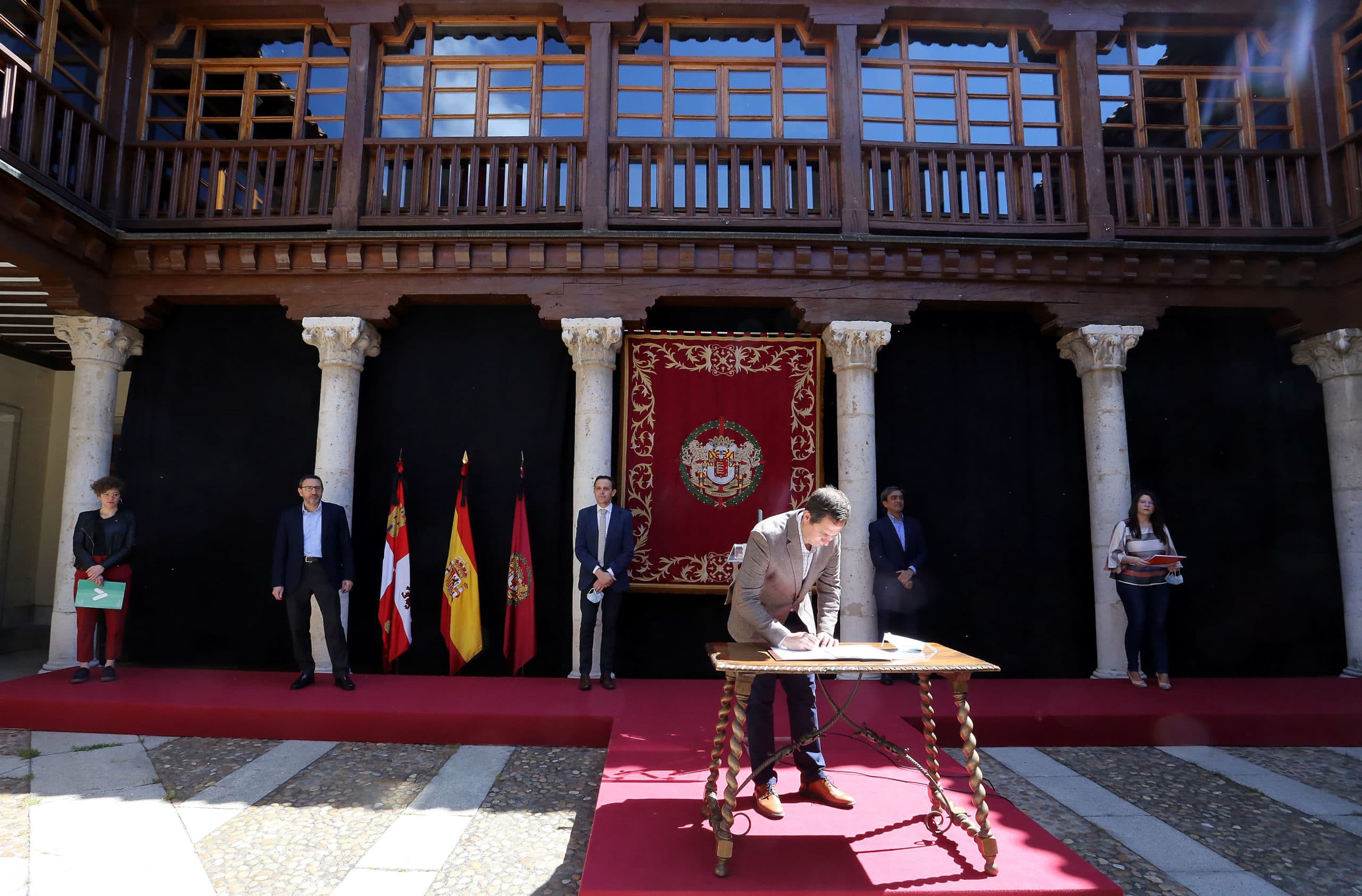 La Diputación de Valladolid aprueba por unanimidad un plan de 13 millones contra la crisis