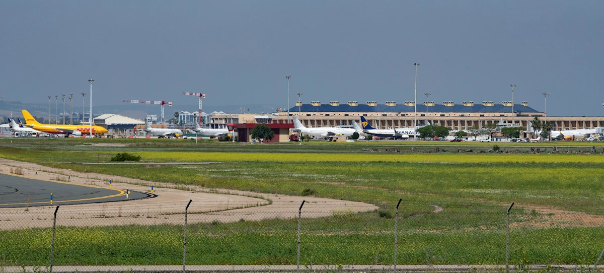 Huelga de controladores en 16 aeropuertos españoles desde el lunes