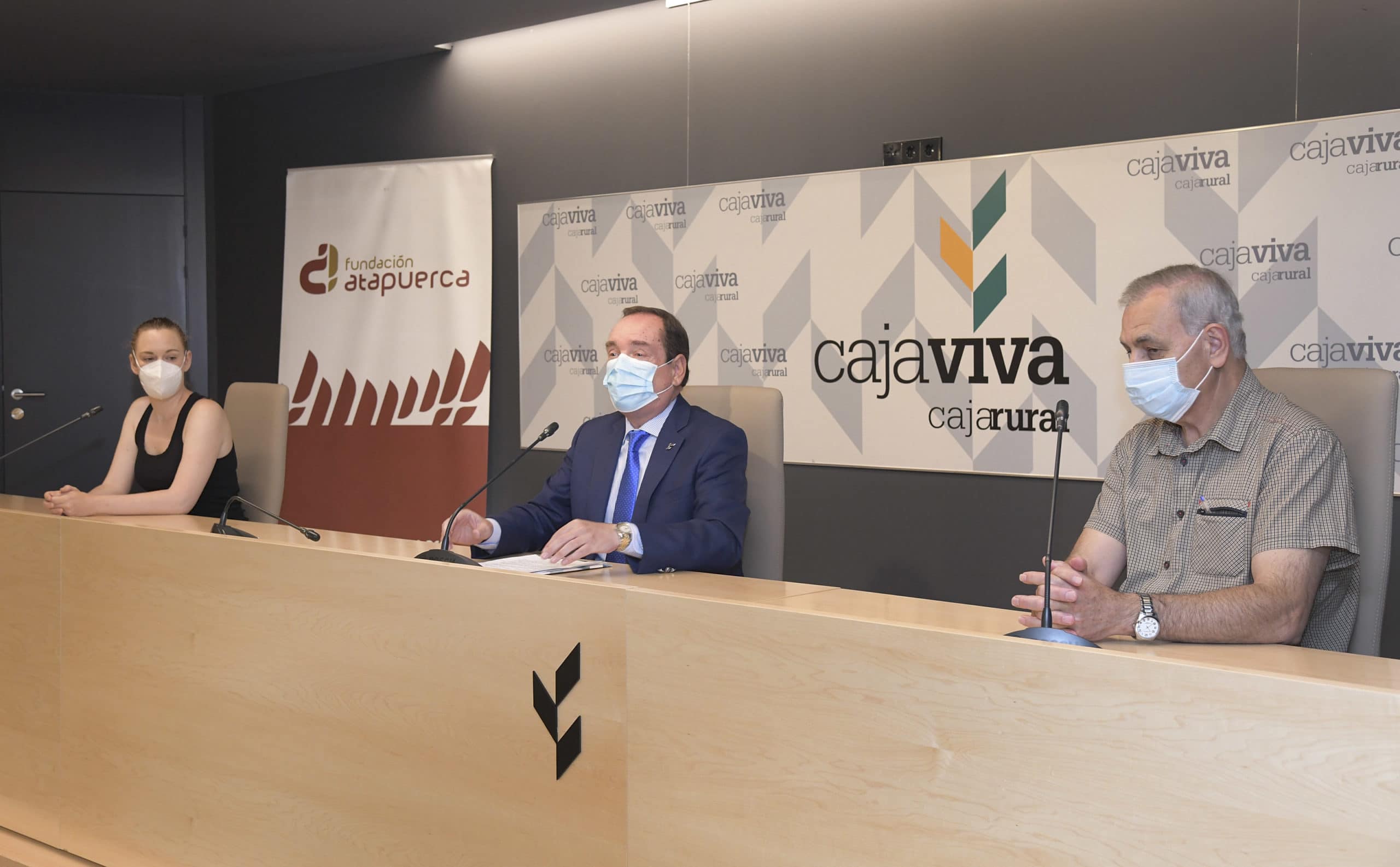 Cajaviva Caja Rural y Fundación Atapuerca alertan de la necesidad de invertir en I+D
