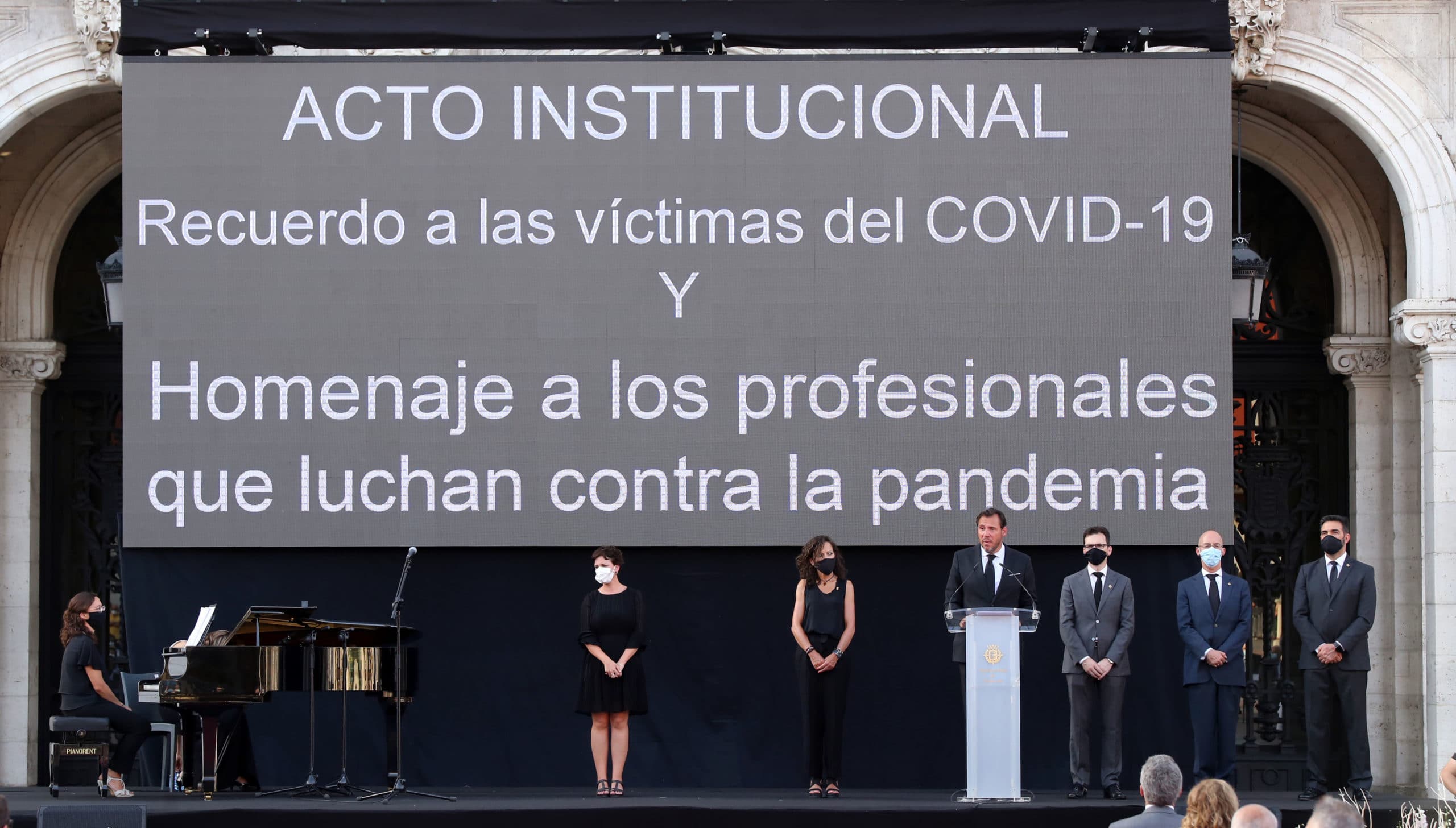 Valladolid guarda silencio por las víctimas del coronavirus