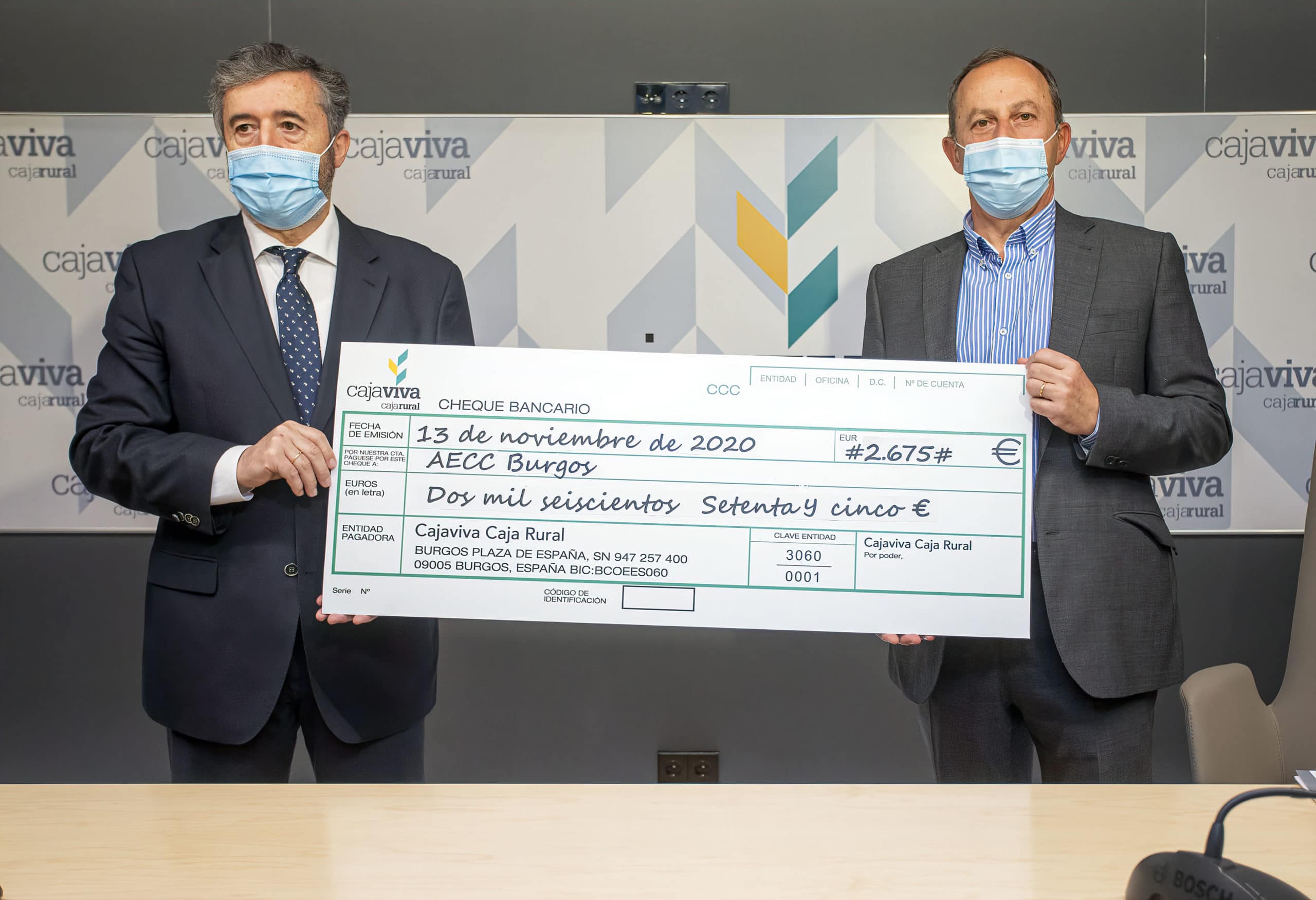 Fundación Caja Rural de Burgos entrega a la AECC 2.675 euros de la carrera contra el cáncer