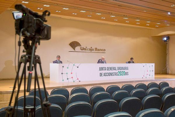 Unicaja gana 77 millones hasta septiembre tras dotar 166 millones por el covid