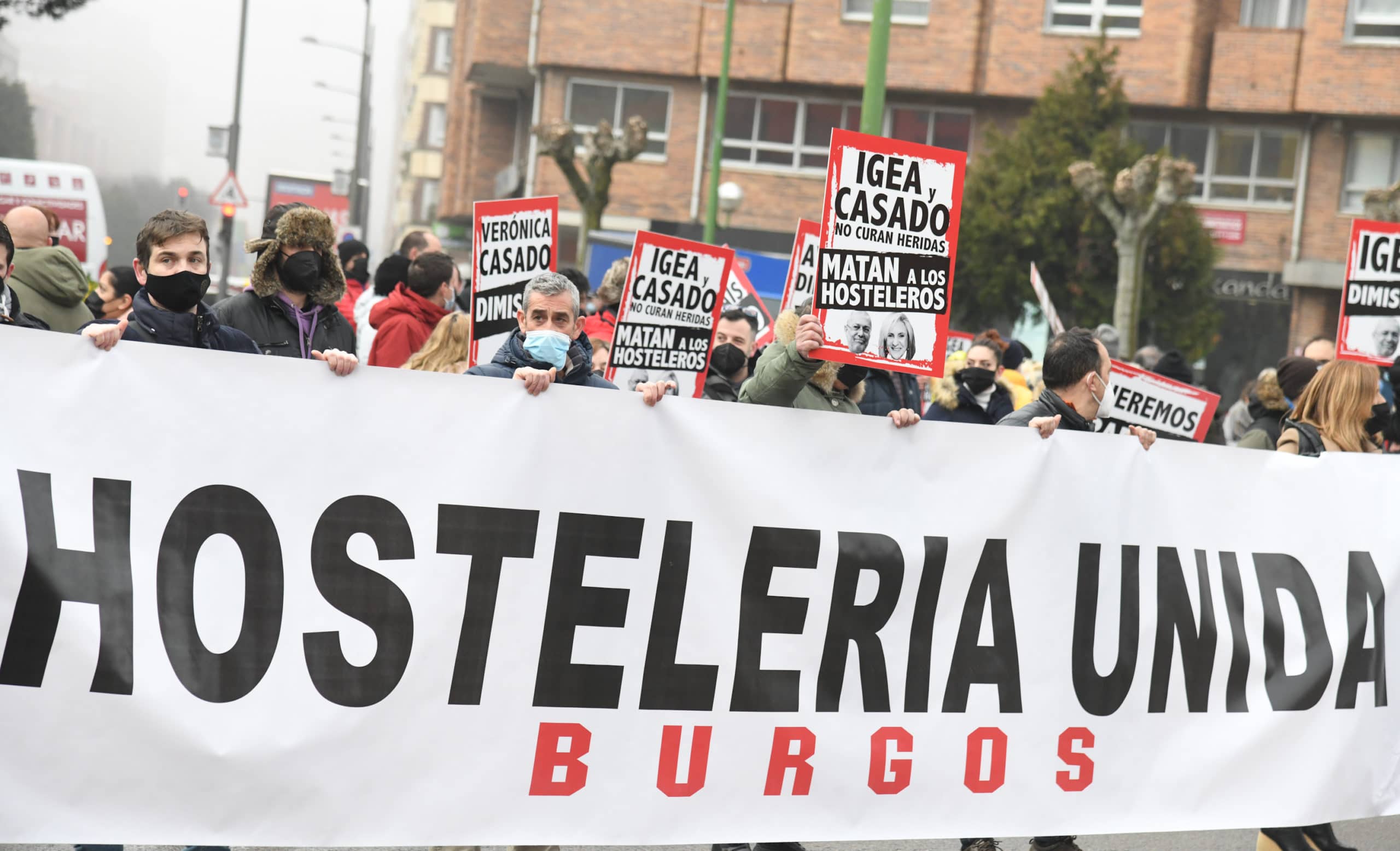 Cientos de hosteleros se manifiestan en Burgos para pedir que se agilicen las ayudas