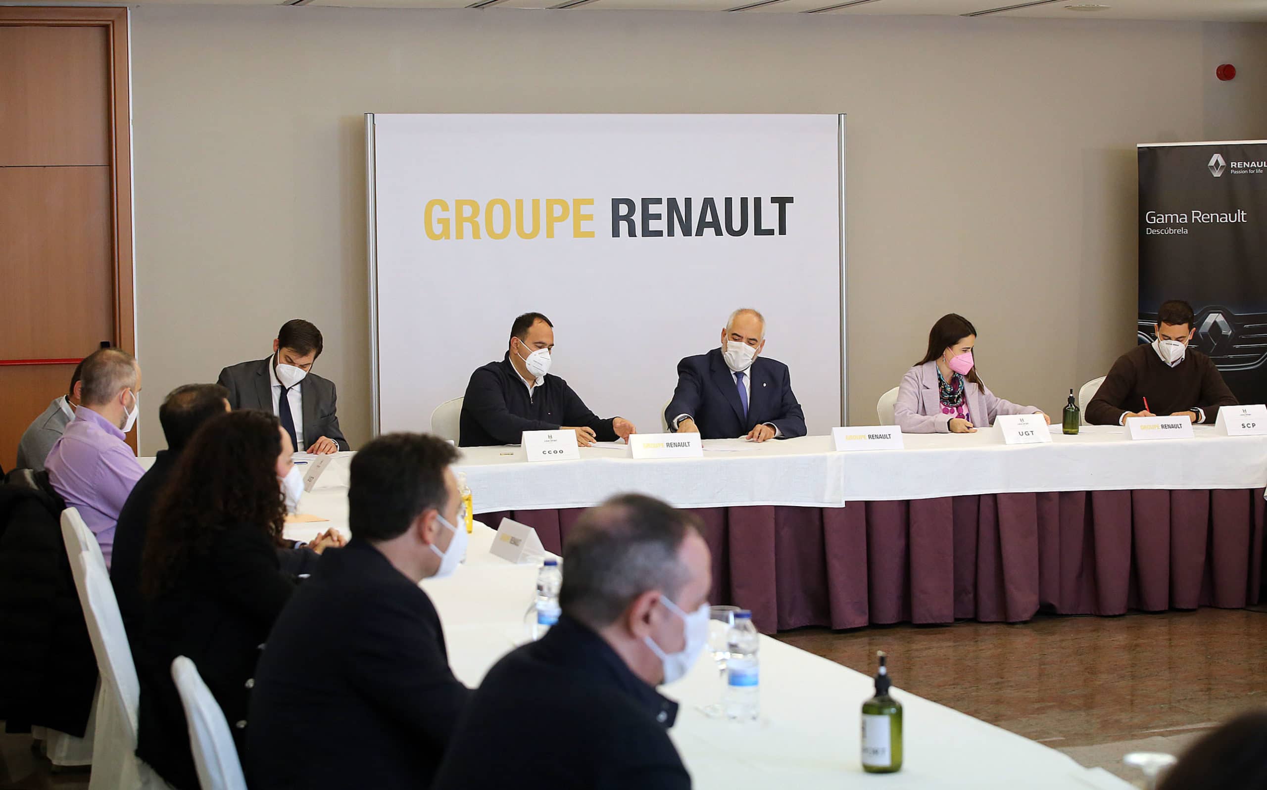 Renault firma con UGT, CCOO y SCP el convenio colectivo 2021-2024