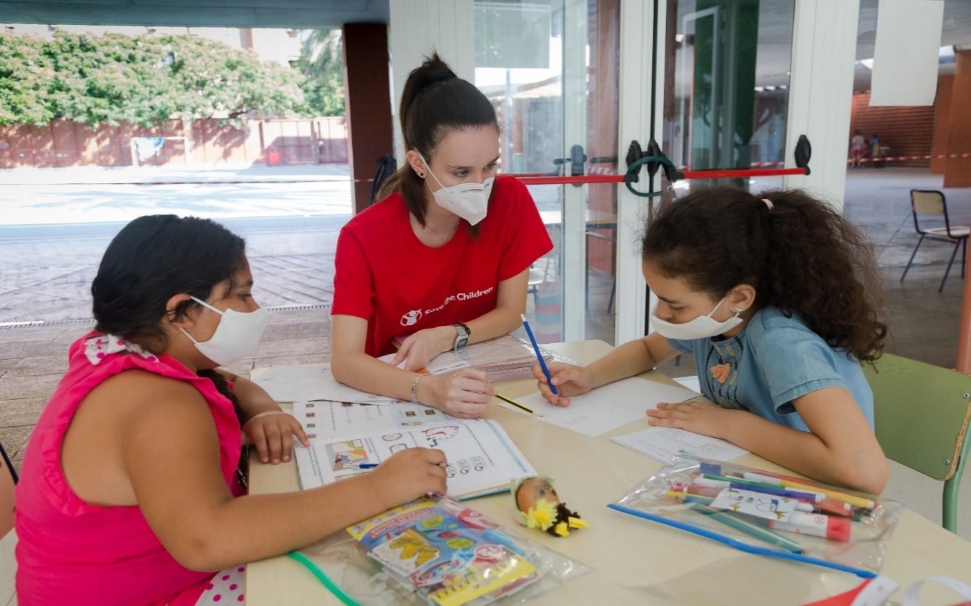 P&G dona 540.000 minutos de refuerzo educativo a Save the Children para luchar contra el abandono escolar en España