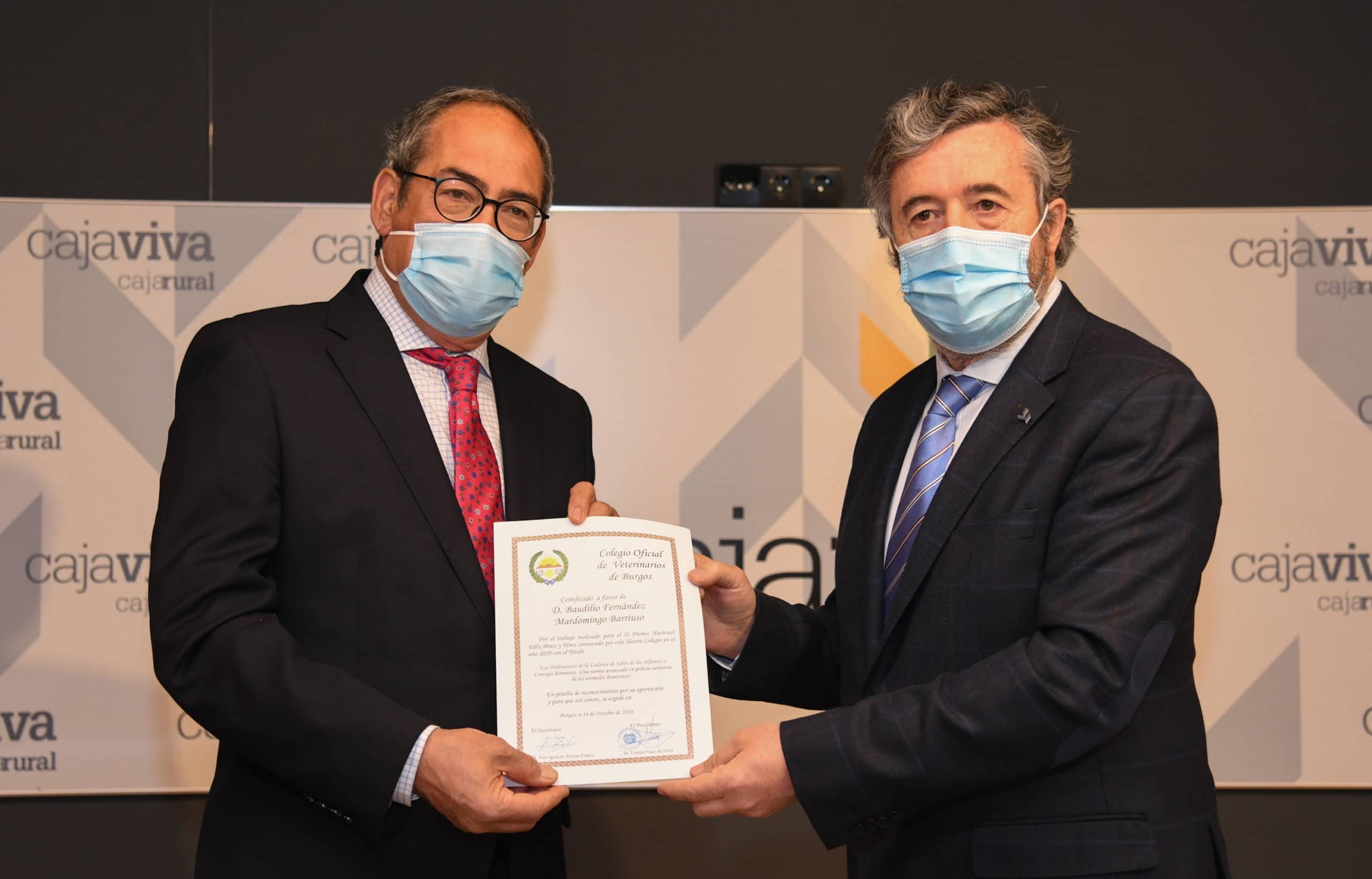 Fernández Mandomingo recibe el II Premio Pérez y Pérez por su labor científica